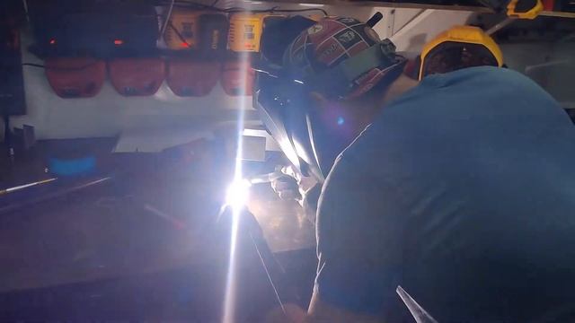 McLaren Manta Mirage build #3: Installing the Drivetrain into the Strickland Racing Chassis PT 2 смотреть онлайн