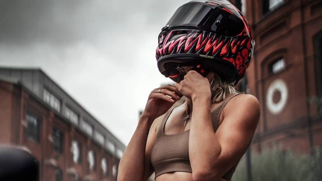 Cotneus - Lazzy Bass смотреть онлайн