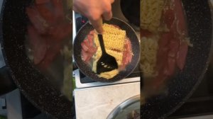 😳👉КАК ПРИГОТОВИТЬ ДОШИРАК С КОЛБАСОЙ НА СКОВОРОДКЕ? ОТВЕТ В ЭТОМ ВИДЕО! (Рецепт в комментариях)🤝