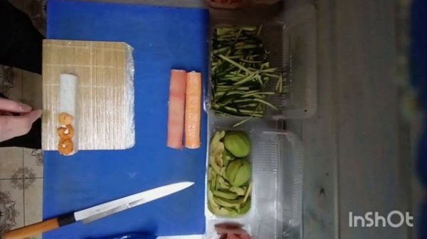 Роллы, Калифорния, Филадельфия, ролл с креветкой и ролл с тунцом.