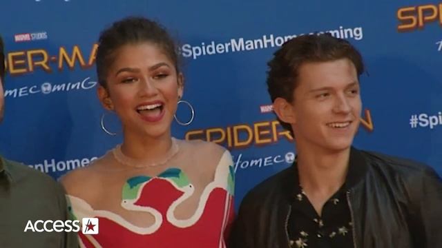 Zendaya & Tom Holland Hold Hands After His ‘Romeo and Juliet’ Play Debut смотреть онлайн