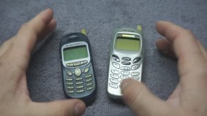 Распаковка посылки со старыми кнопочными телефонами \ Запускаем Motorola T190 и Samsung R210