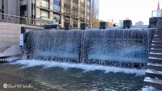 [4K]Seoul Walk-Cheonggyecheon Stream Night Lights & Day,The exterior of the glass building city hal смотреть онлайн