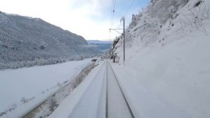 Вид из кабины машиниста. Маршрут: Самедан - Альбулабан - Чур (Швейцария)