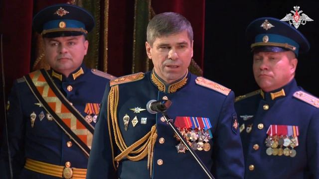 Вручение боевых знамен пяти полкам 104-й десантно-штурмовой дивизии в Ульяновске смотреть онлайн