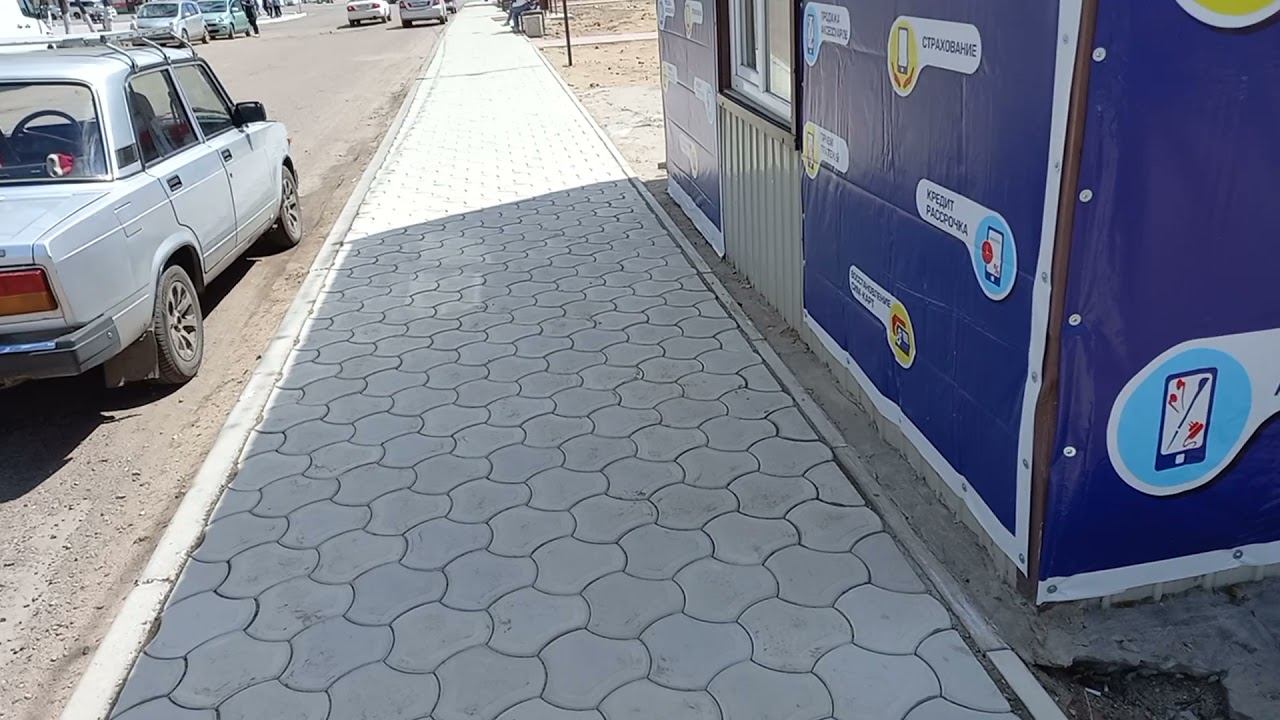 Хилок. Перед праздником дня победы, латают асфальт землянными заплатками. смотреть онлайн