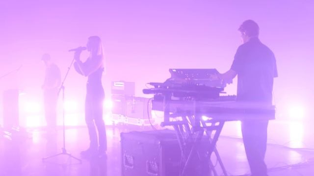 London Grammar - Californian Soil (Live) смотреть онлайн