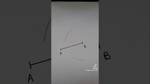construire la médiatrice d'un segment (compas) смотреть онлайн