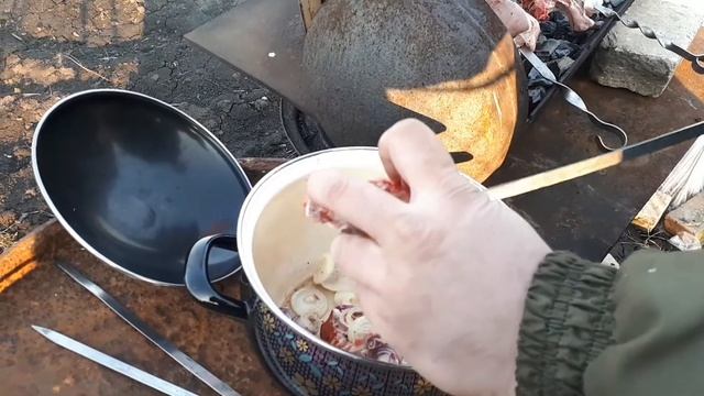 Весна. Открытие сезона. Готовим шашлык на косточке смотреть онлайн