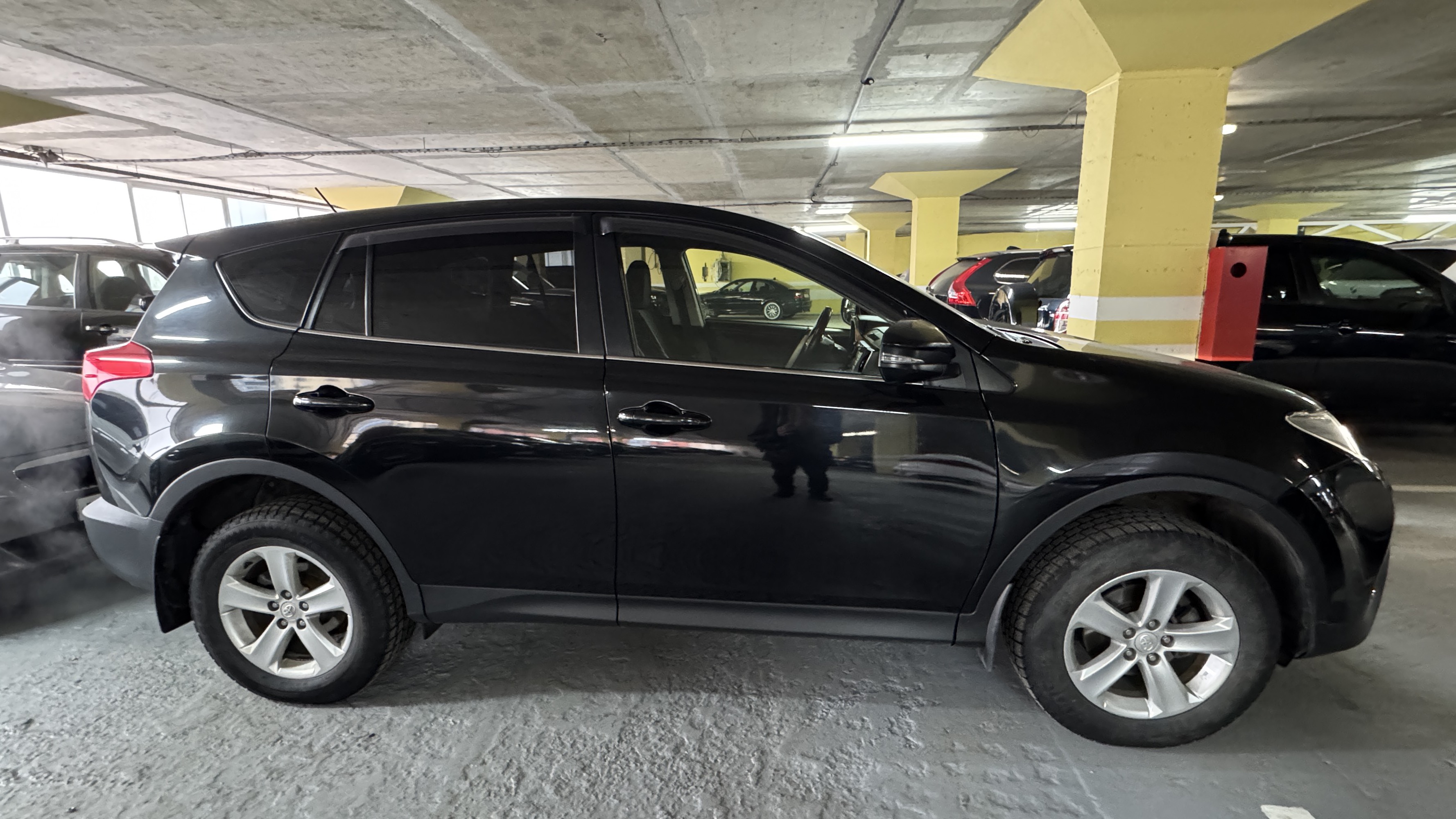 Toyota RAV 4, 2014г, 2.0i-147дс, 178.000км, цена 1.850.000 рублей. смотреть онлайн