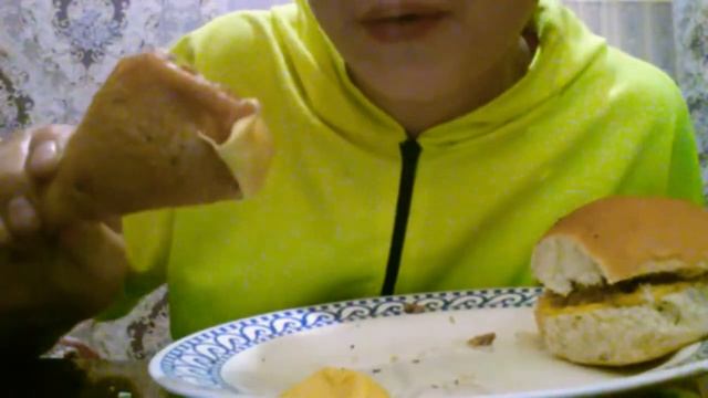 Мукбанг/Mukbang/ASMR 2 Бургера и 1 ножка2 соуса и газировка 🍔🍔🍗🍵🍵🍵😙💓💓💓❤❤❤ смотреть онлайн