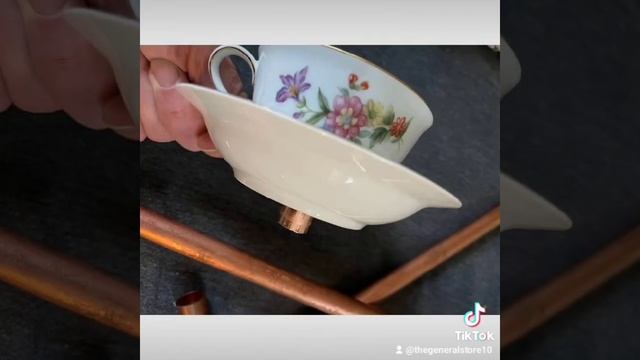 Painted Garden Teacup Saucer Bird Feeder On Copper Pole смотреть онлайн
