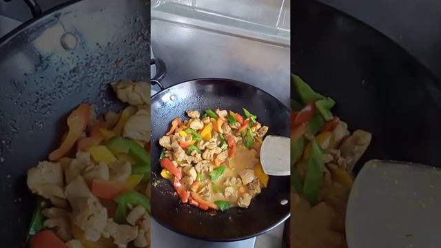 🥰❤️🥰 masak kari ayam cabe paprika yummy 😋😋❤️(1) смотреть онлайн