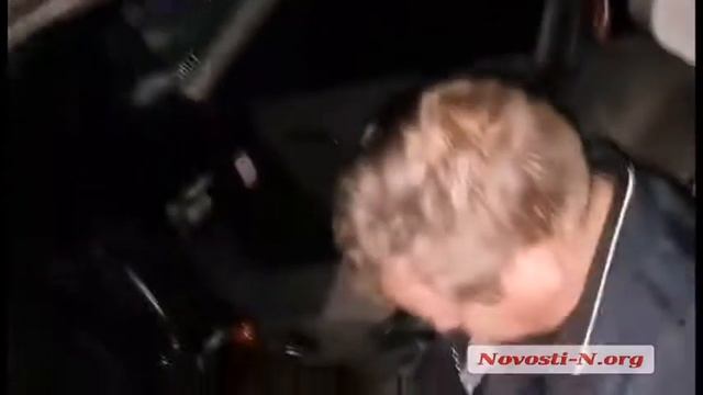 пьяный водитель неадекват врезался в столб! смотреть онлайн