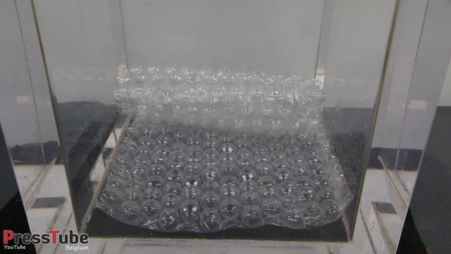 Bubble Wrap in Vacuum Chamber - Will Bubble Wrap Survive Space? смотреть онлайн