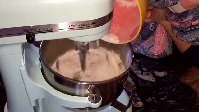 Nutella Banana Swirl Muffin Tutorial- Danielle Bryan смотреть онлайн