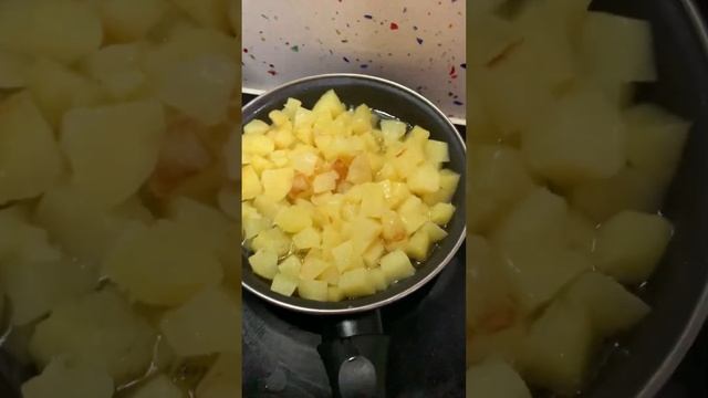 Tortilla de Patatas Verde #tortilla #verde #verduras #patatas #tortilladepatatas #reels смотреть онлайн