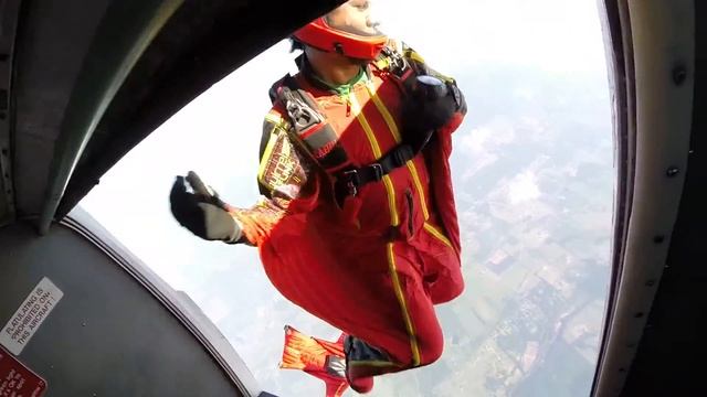 Labor Day Wingsuit Jumps смотреть онлайн