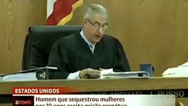 Homem Que Sequestrou Mulheres Por 10 Anos Nos EUA Aceita Prisão Perpétua смотреть онлайн