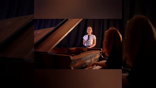 "Пой как птица" Алиса Кондратова🧡 Авторская песня - уроки вокала в Петербурге смотреть онлайн