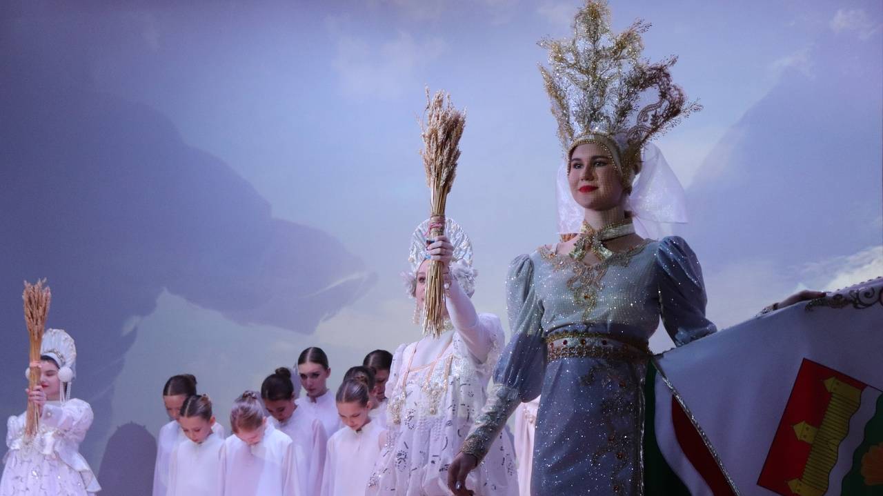 15 лет образцовому самодеятельному коллективу Театру моды 