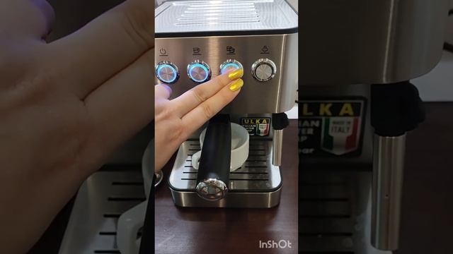 тестируем кофемашину HOLT по цене 5500р. Вывод: отличный кофе,безупречная работа! смотреть онлайн