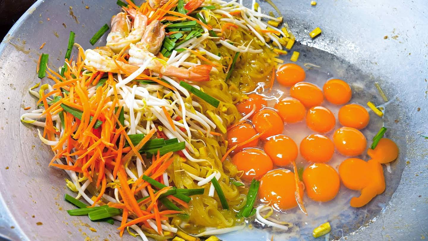 НЕПРЕВЗОЙДЕННАЯ уличная еда в Бангкоке. Тайская уличная еда смотреть онлайн