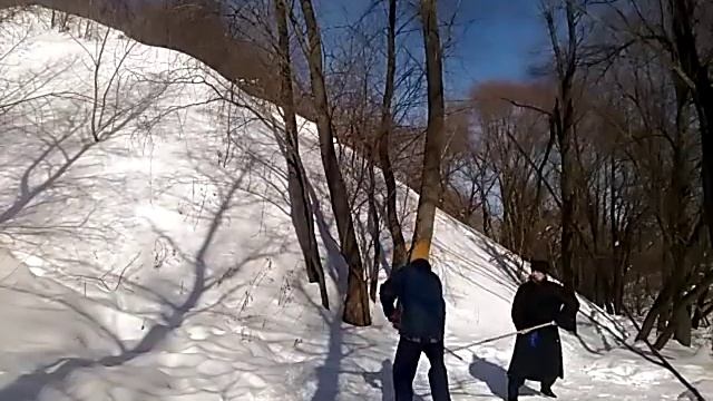 Лун мэнь гань бан. Дуй гун цзо. Ди сань дун. Фрагмент второй смотреть онлайн