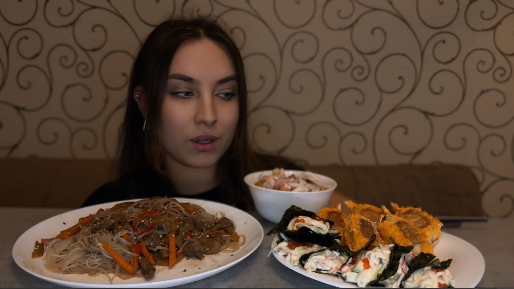 МУКБАНГ | ФУНЧОЗА С ГОВЯДИНОЙ, РЫБНЫЕ ЗАКУСКИ | без тем, просто ужин 😉