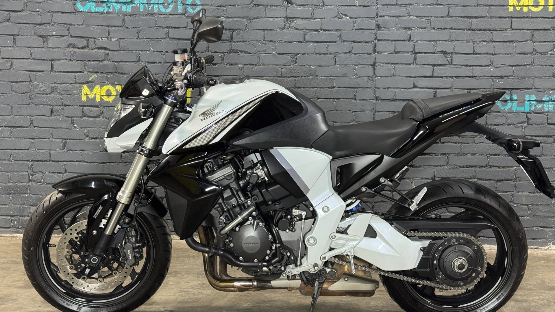 Honda CB1000R смотреть онлайн