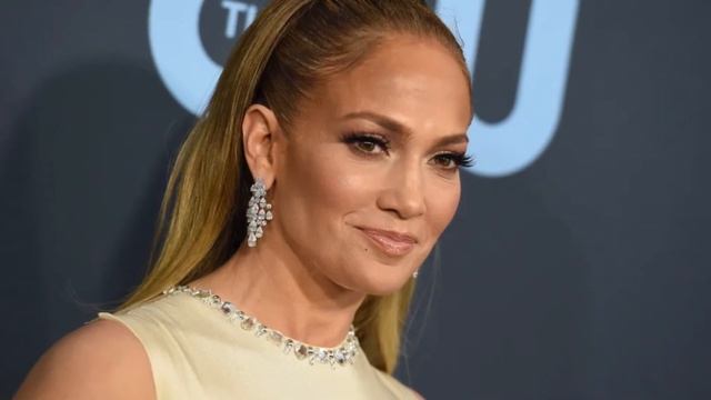 JLo Shocked: Ben Affleck Moves Out While She's Away—What's Really Going On? смотреть онлайн