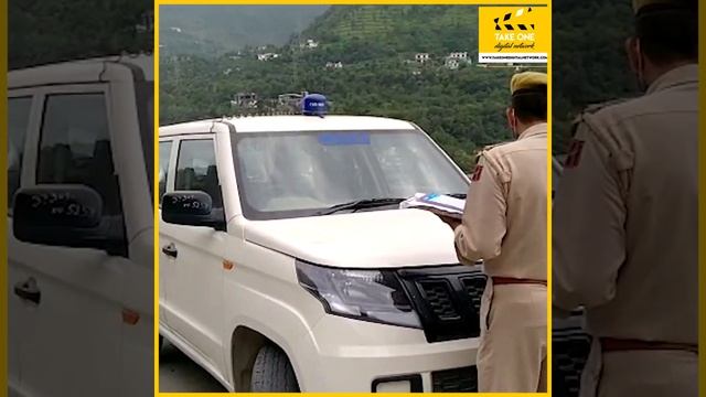 Car falls into River Chenab, family of four missing, feared dead смотреть онлайн