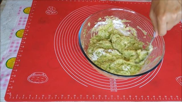 Кабачкові деруни з начинкою//Кабачковые деруны с начинкой смотреть онлайн