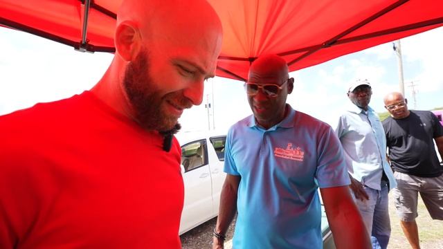 Antigua & Barbuda's Best Street Food!! Black Pineapple And Caribbean Food!!