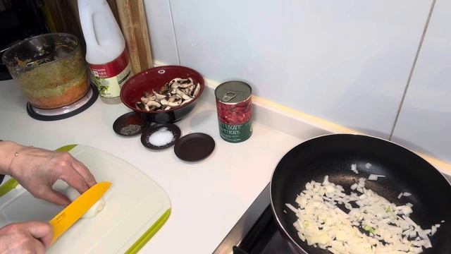 Полезный салат с красной фасолью! смотреть онлайн