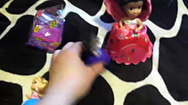 Мини капкейки куколки трансформенры Ароматные куклы Cupcake mini Surprise doll unboxing смотреть онлайн