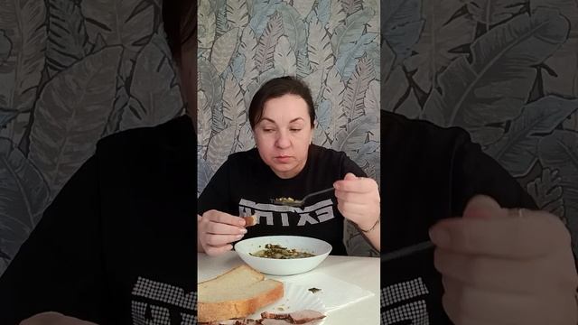 mukbang ЗЕЛЁНЫЙ БОРЩ и ГРУДИНКА👌 ВСЕМ ПРИЯТНОГО АППЕТИТА ❗ смотреть онлайн