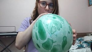 Надувание необычного шарика