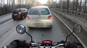 Мопед JT50 скучно едет