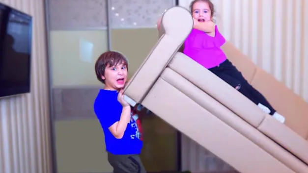 [KiKiDo] Аминка НЕ РАЗРЕШАЕТ БРАТЬ её ВЕЩИ! Камиль ХОЧЕТ Все Изменить!