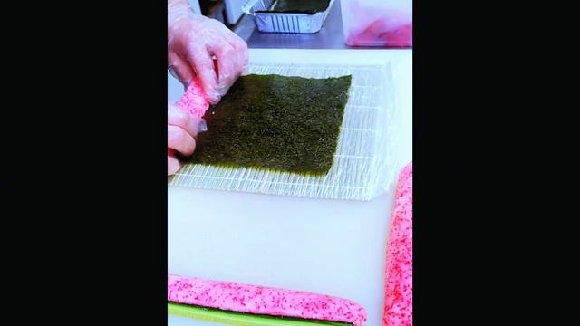 Как правильно сделать ролл МОЗАИКА! ещё какие роллы интересуют вас#роллы#kesfet#music#еда#рецепты