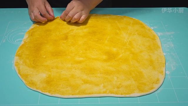 如何用电饼铛烙饼不硬？教你3个关键步骤，层多柔软凉了不硬【伊华小厨】 смотреть онлайн