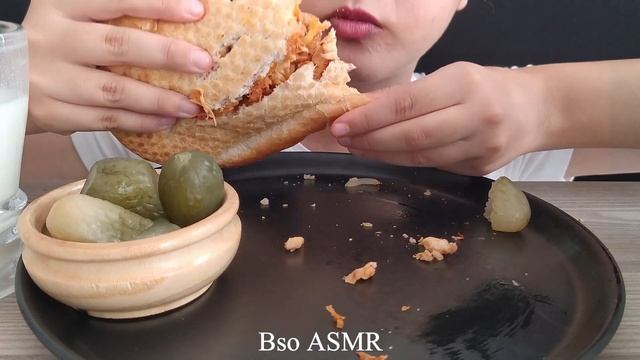 EKMEK ARASI TAVUK DÖNER, TURŞU, AYRAN ASMR | NO TALKING | Eatingshow смотреть онлайн