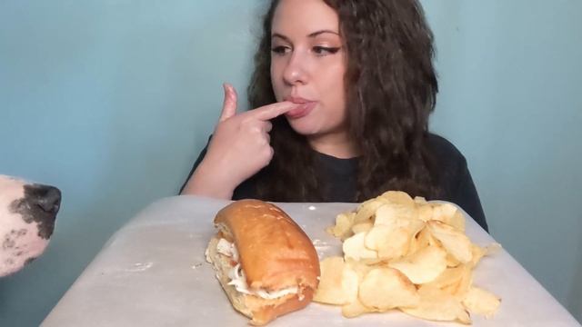 ASMR CRAB SANDWICHES & CHIPS MUKBANG 먹방 | Eating Sounds *No Talking | Ceallen Eats Ft. Ari смотреть онлайн