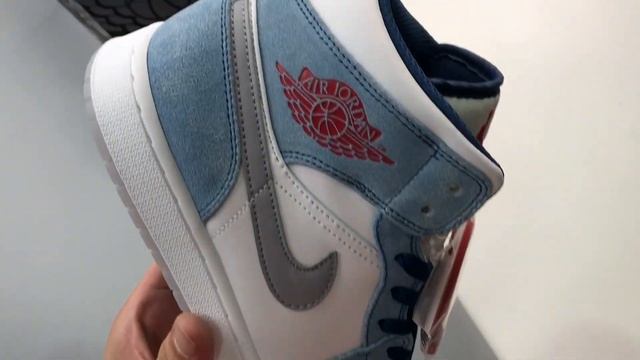 Air Jordan 1 Mid French Blue Fire Red White Light Steel Grey смотреть онлайн