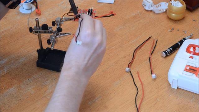 Syma X8C and X8W - Change Main Board смотреть онлайн