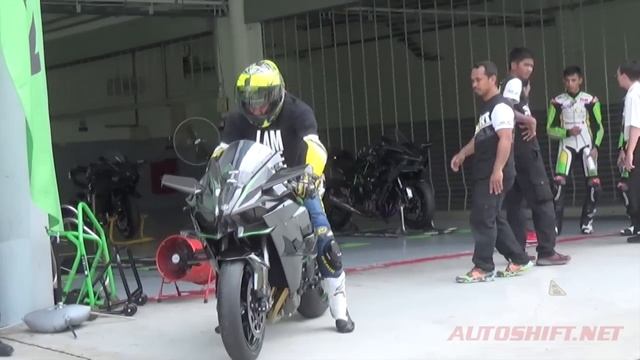 Kawasaki Ninja H2R Test Ride Scenes