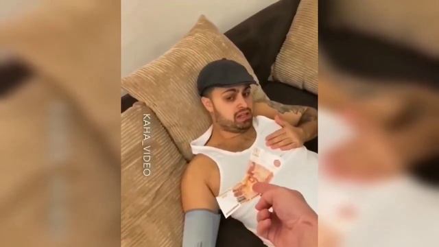 ДЖАВИД ПРОИГРАЛ КАХЕ В КАРТЫ смотреть онлайн