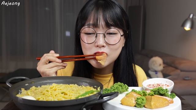 노랑가오리애 맛있다고 한 사람 나와🤨 ft.돈코츠라멘 먹방 Yellow Stingray Raw Liver & Tonkotsu Ramen Mukbang Asmr смотреть онлайн