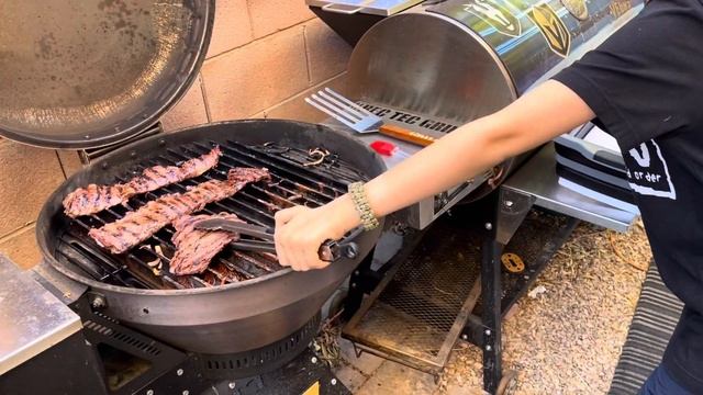 Buffalo vs Beef Skirt Steak смотреть онлайн
